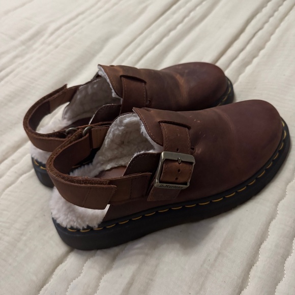 Dr. Marten Jorge II - Picture 1 of 2